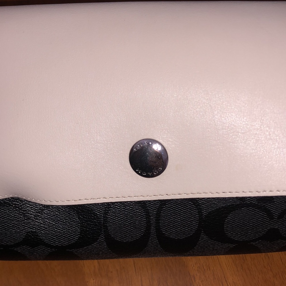 Coach Handbag - Picture 2 of 3